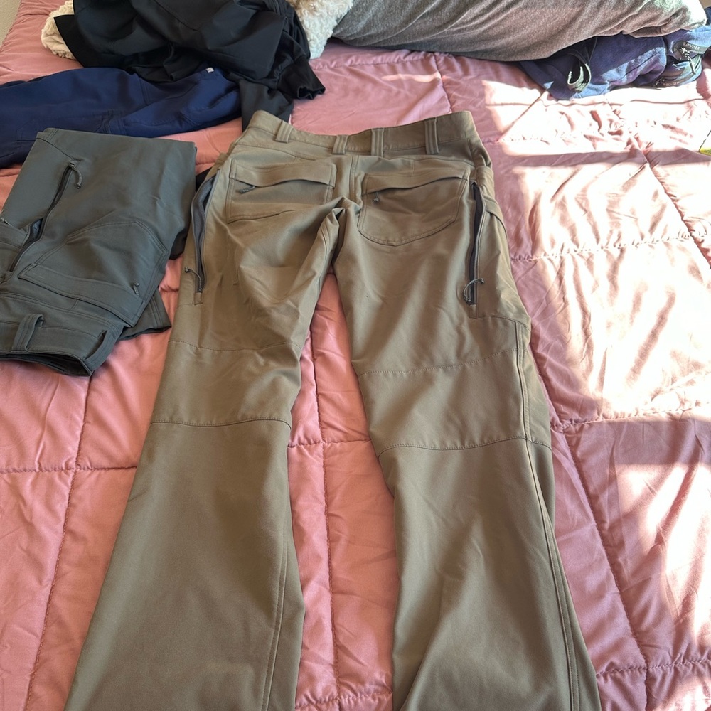 KUIU Attack pants size 32S and 32 colors Gunmetal and bourbon.